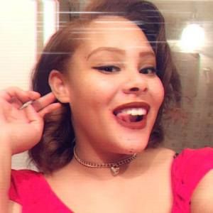 Meet your Posher, Simone